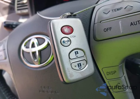 2010 Toyota Camry Xle z USA, uszkodzony, nr VIN 4T4BF3EK9AR079120